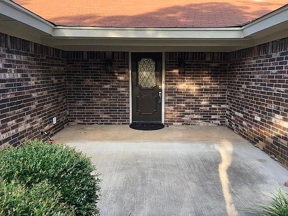2nd image of 2708 Meadow Grn
