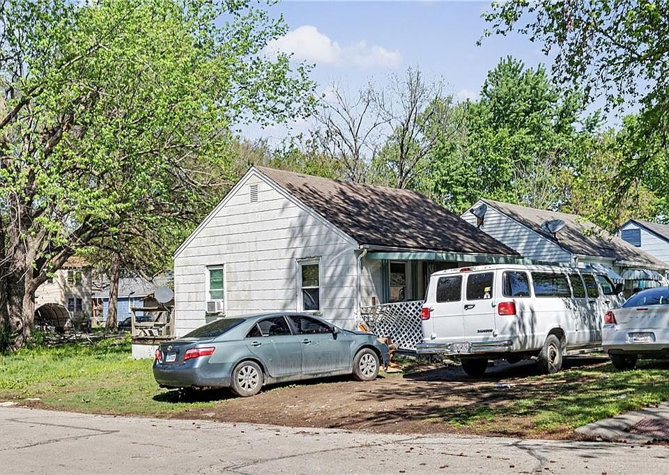2nd image of 346 Topping Ave