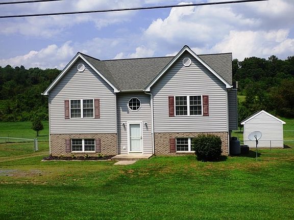 3rd image of 2443 Parkersburg Tpke