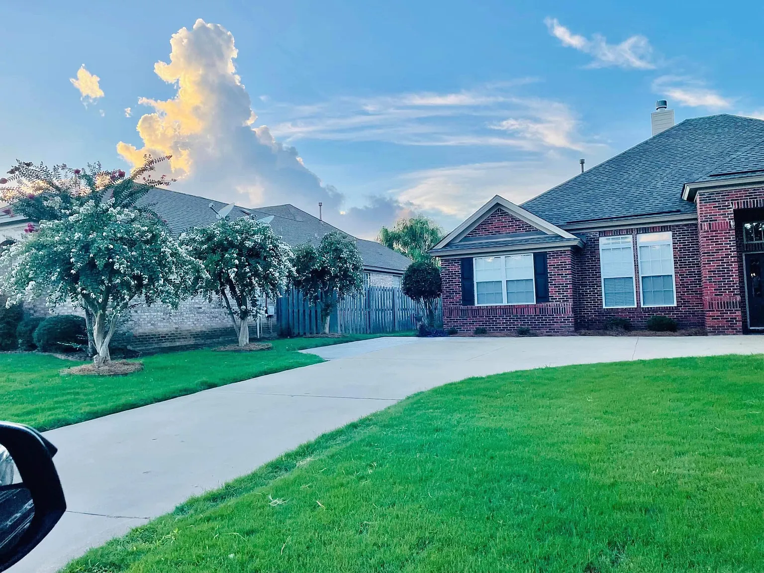4 bed, 2191 sqft, $2,300 — Photo 3
