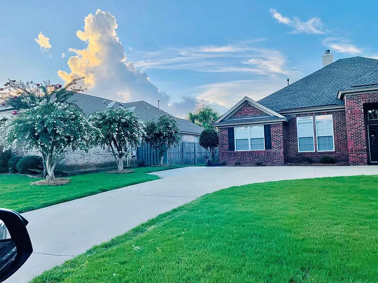 9609 Helmsley Cir — Photo 3