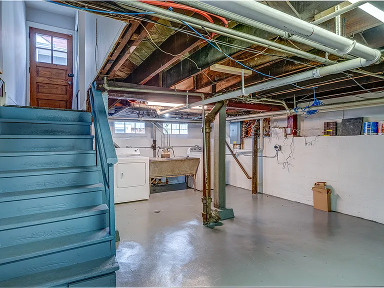122 Central Park Ave — Photo 28
