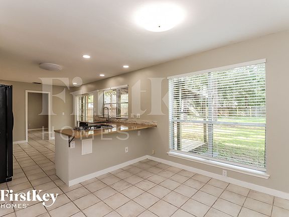 5th image of 7935 Shangrila Ln