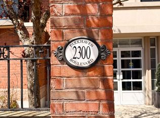 2300 Parkhaven Blvd #308, Oakville, ON L6H 6V9