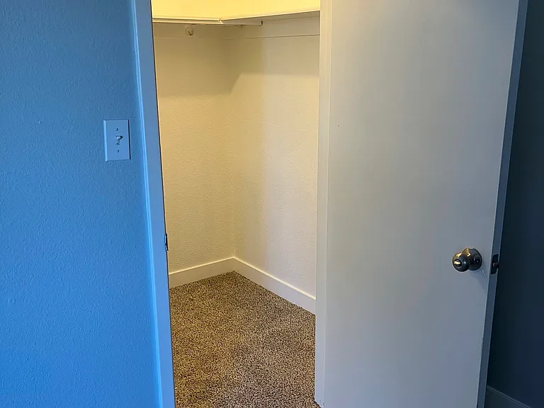 walk in closet