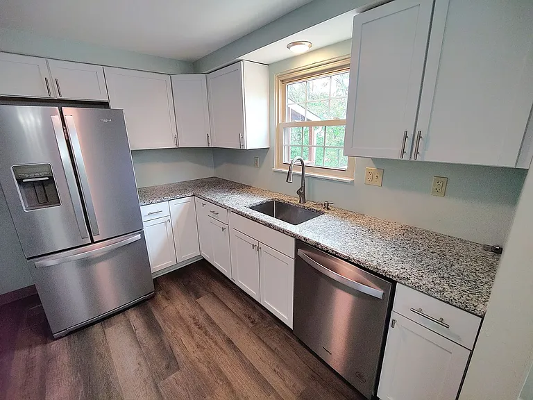 1704 Anna Ave — Photo 12