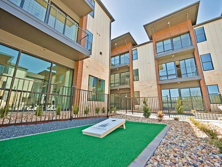 Cypress Lofts — Photo 5