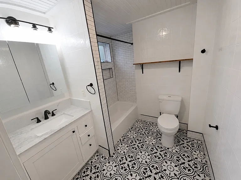 27 Chestnut St #B — Photo 8