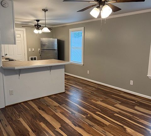 4th image of 507 S 10th St