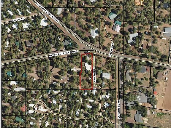 2nd image of 3267 Petes Retreat Rd