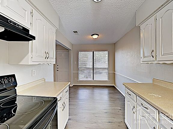 5th image of 3225 Hastings Dr