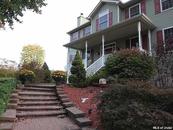 2nd image of 6 Margaret Ln