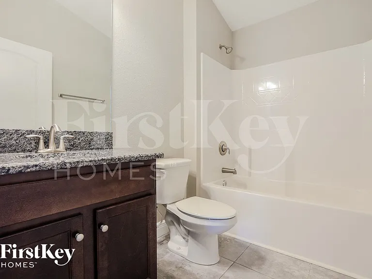 446 Xingu Ct — Photo 14