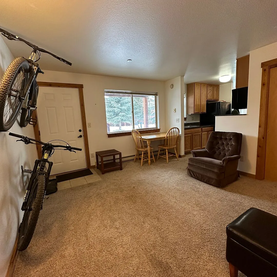 Lease Pending - Furnished Studio Apartment in Victor, ID - Flexible Lease Terms — Photo 3
