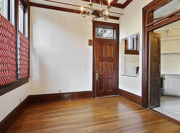 5th image of 2627 Saint Charles Ave