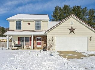 2 Blair Ct, Nelsonville, OH 45764