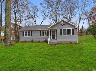9 Middle Cross, Shoreham, NY 11786