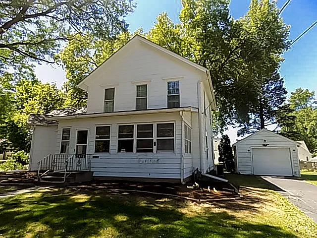 649 Christie St photo 1