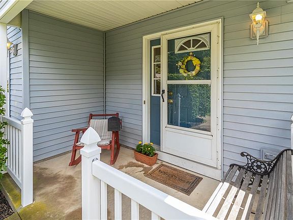 3rd image of 16 Freedom Pond Ln