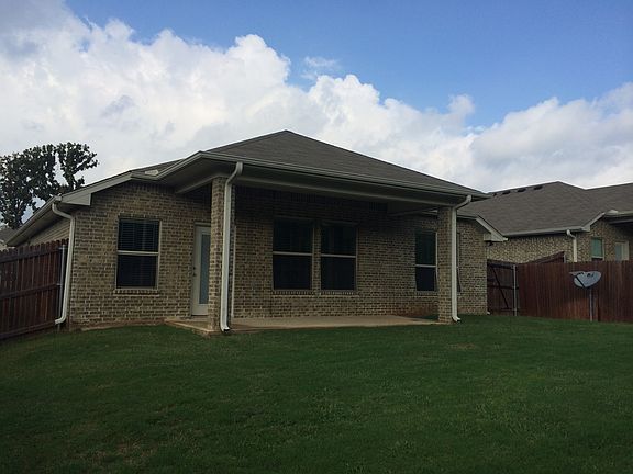 2nd image of 215 Tully Trl