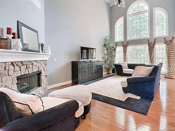 3rd image of 16419 Crystal Downs Ln