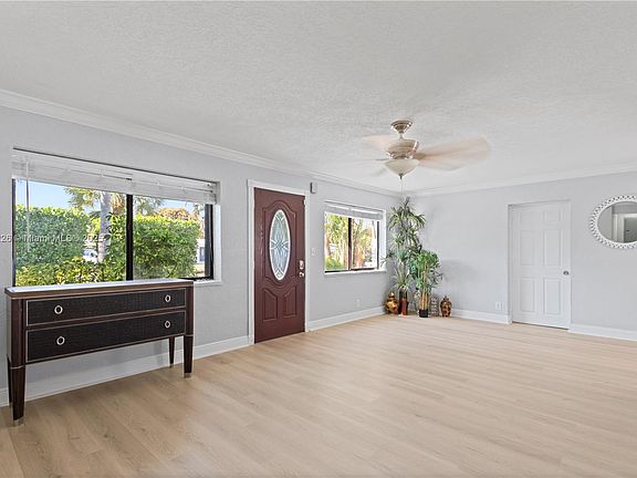 3rd image of 408 NE 25th Ave