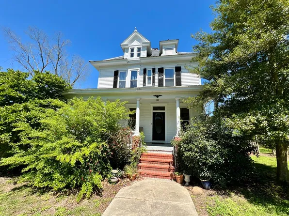 24221 Mary St, Parksley, VA 23421