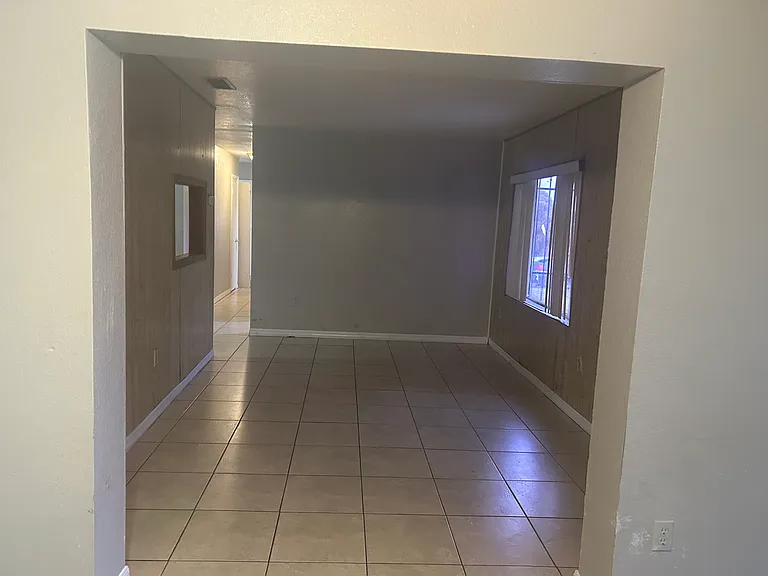 708 N 5th St — Photo 11