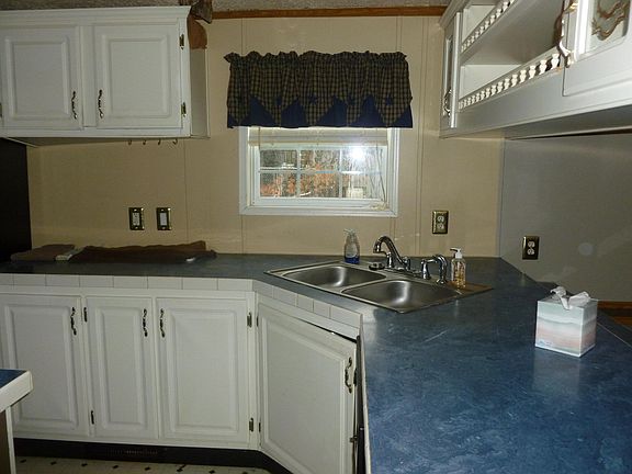 5th image of 1415 Robinson Ave