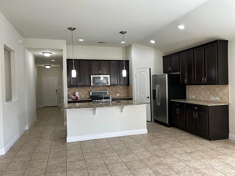 2001 Suzanne Kelli Dr — Photo 7