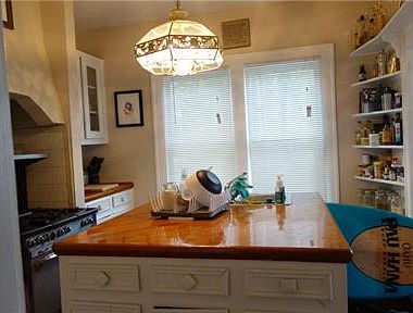 This kitchen has ample room for the culinary artist's desire to create!