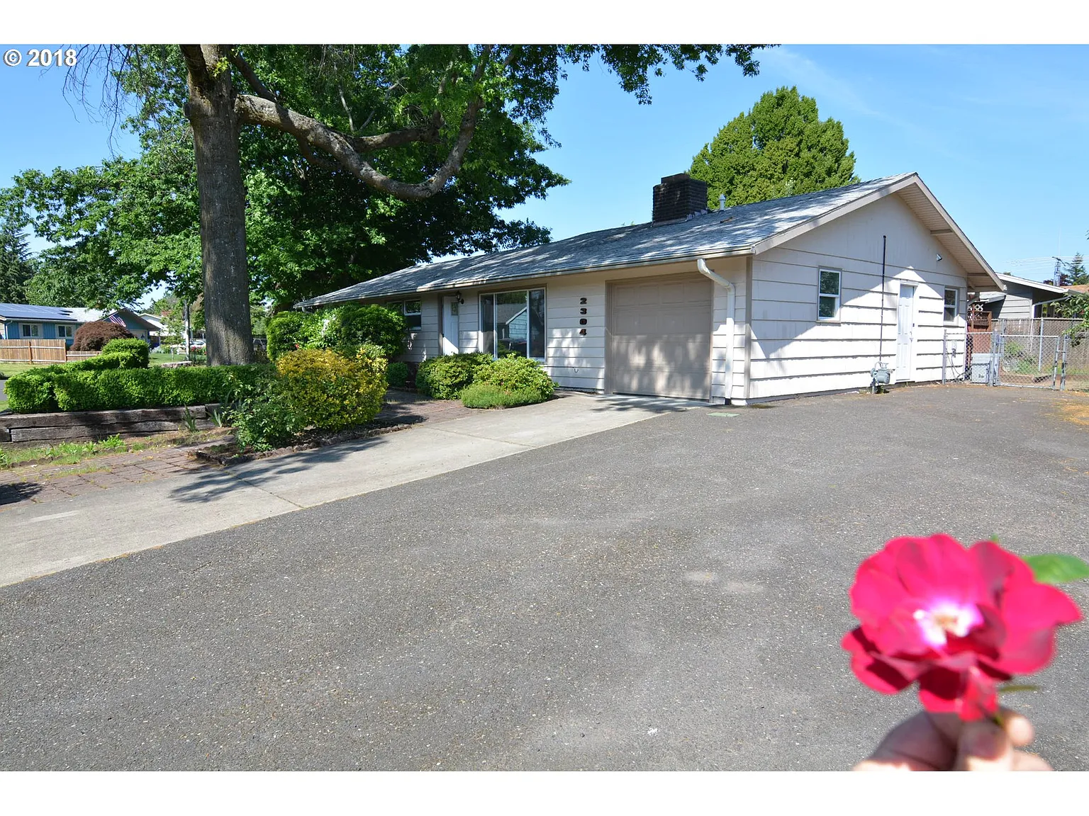 2304 SE 180th Ave photo 1
