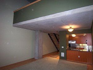 Living :: Hawthorne Place 703