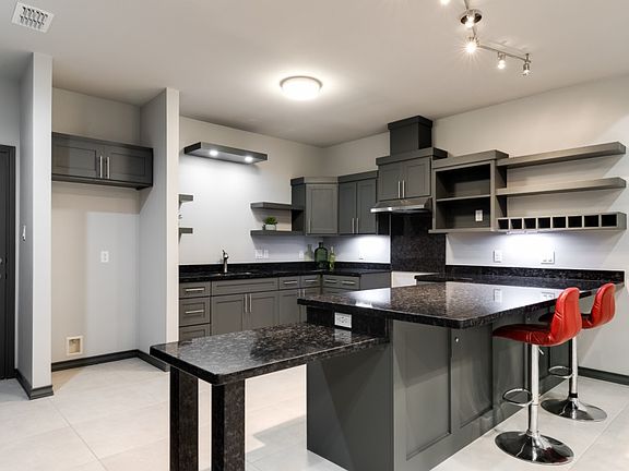 5th image of 104 E Nyssa Ave