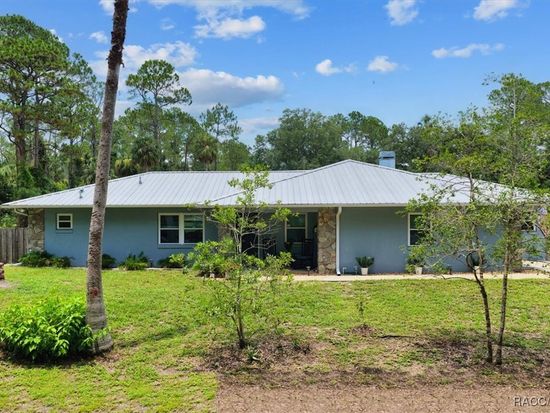 4702 Highway 40 W, Yankeetown, FL 34498
