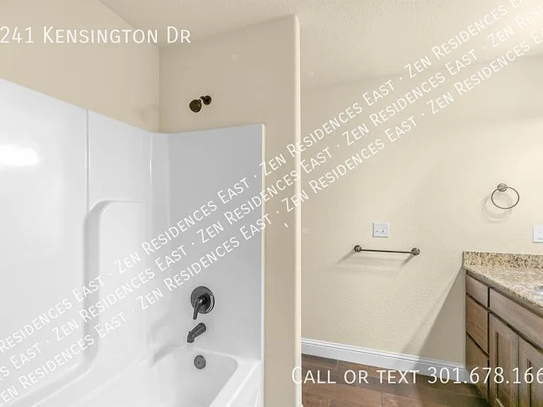 1241 Kensington Dr — Photo 24