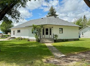 208 W 3rd St, Center, CO 81125