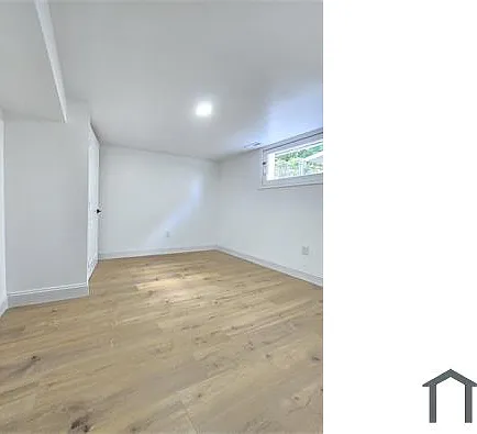 2515 Creighton Ave — Photo 17