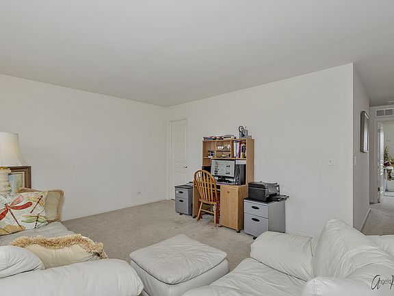 5th image of 431 Niagara Dr