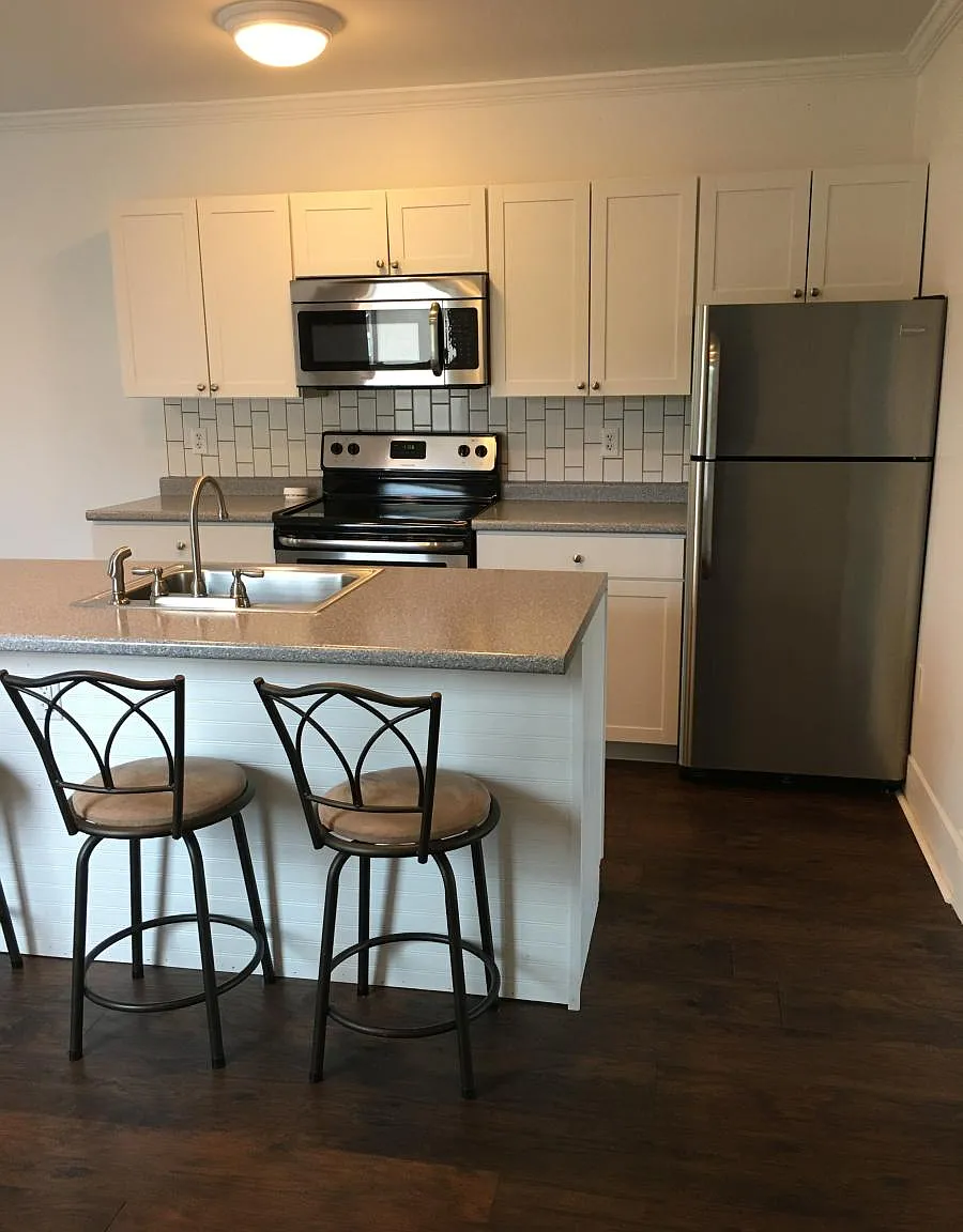 1 bed, $800 — Photo 1