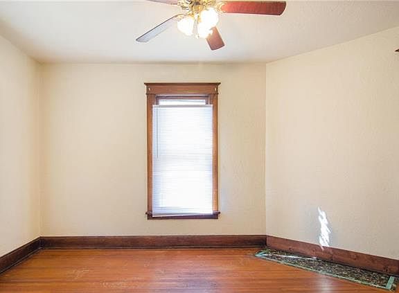 4th image of 422-26 N 17th St