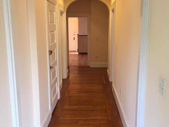 3rd image of 262 Knight St Floor 2