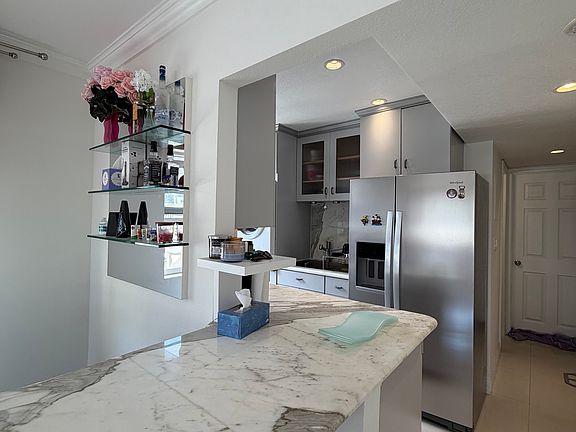 3rd image of 851 Meridian Ave APT 21