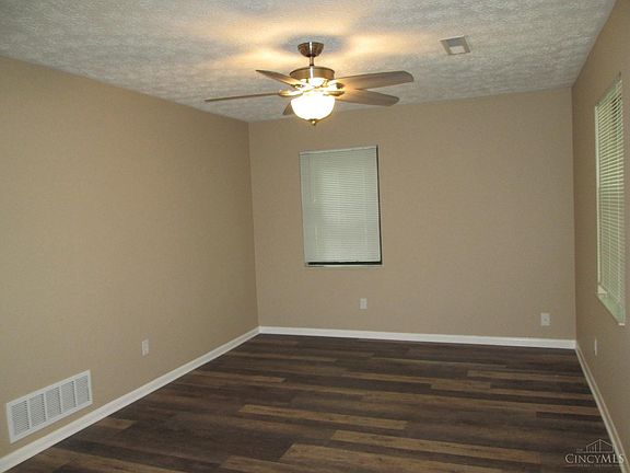4th image of 1922 Chaucer Dr #1922