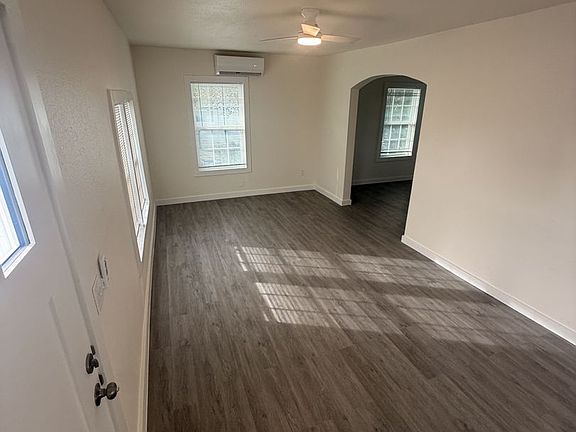 4th image of 103 Smith Ln #503