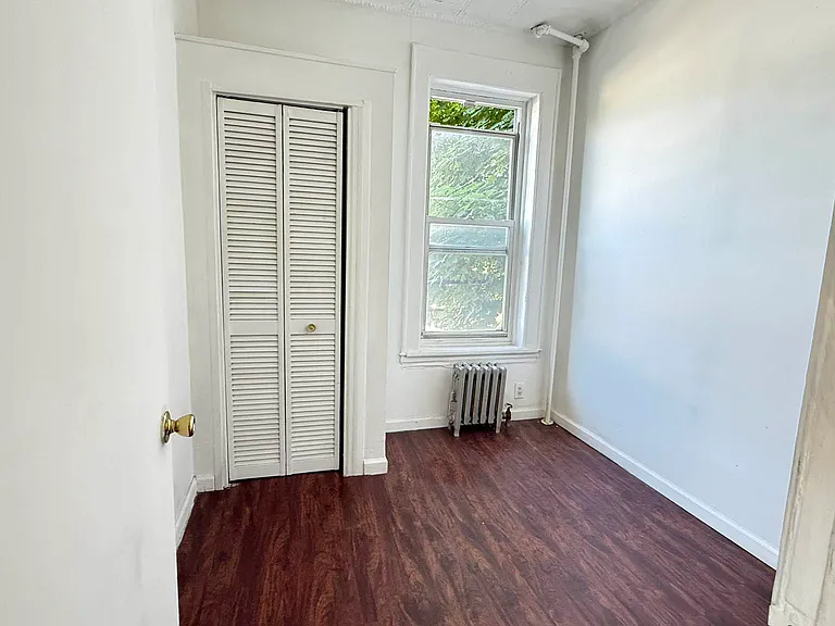 281 23rd St #6 — Photo 6