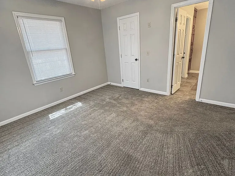 205 Oak Bluff Dr — Photo 24