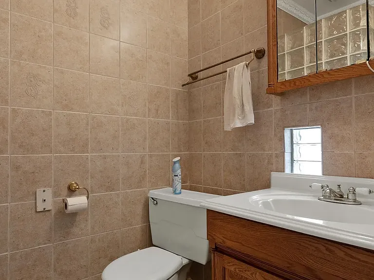 1503 Jacob St — Photo 8