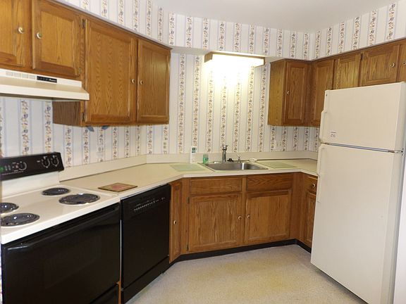 5th image of 29900 Grand Oaks Dr APT 19