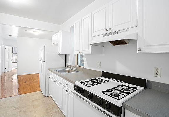 5th image of 2015 1st Ave APT 3A